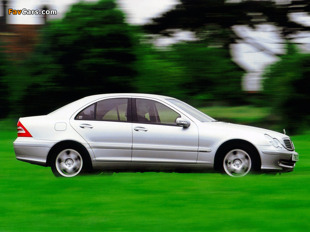 Mercedes-Benz C 320 UK-spec (W203) 2000–05 images (640 x 480)