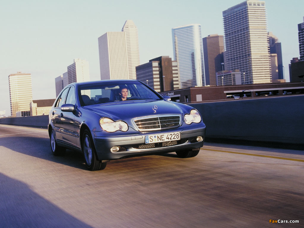 Mercedes-Benz C 180 (W203) 2000–02 images (1024 x 768)