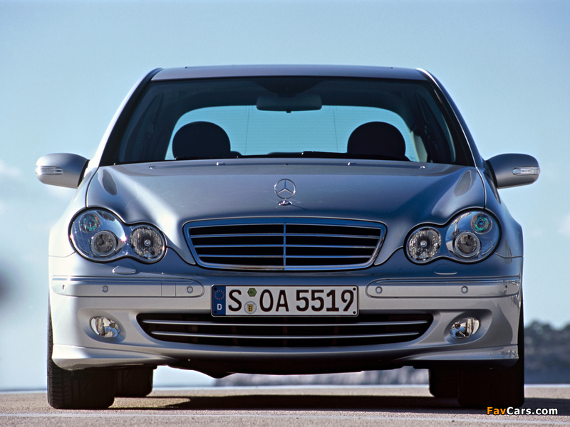 Mercedes-Benz C 220 CDI (W203) 2000–07 photos (800 x 600)