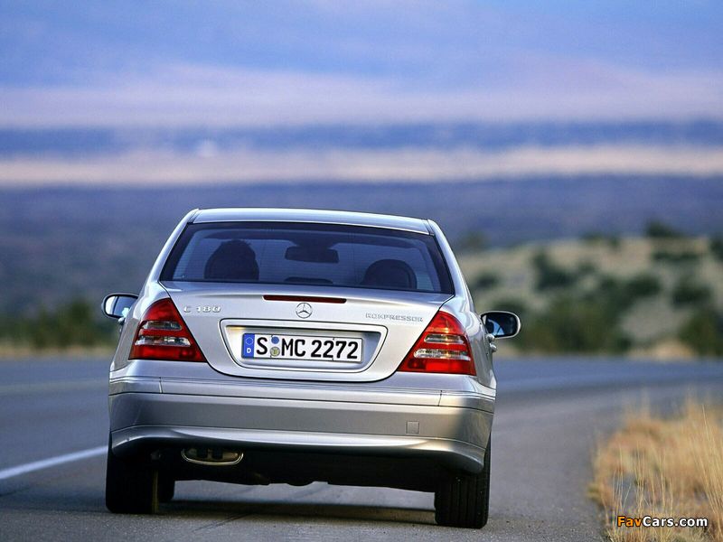 Mercedes-Benz C 180 Kompressor (W203) 2002–07 pictures (800 x 600)