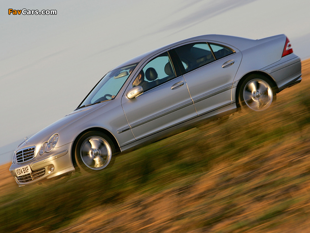 Mercedes-Benz C 320 UK-spec (W203) 2005–07 images (640 x 480)