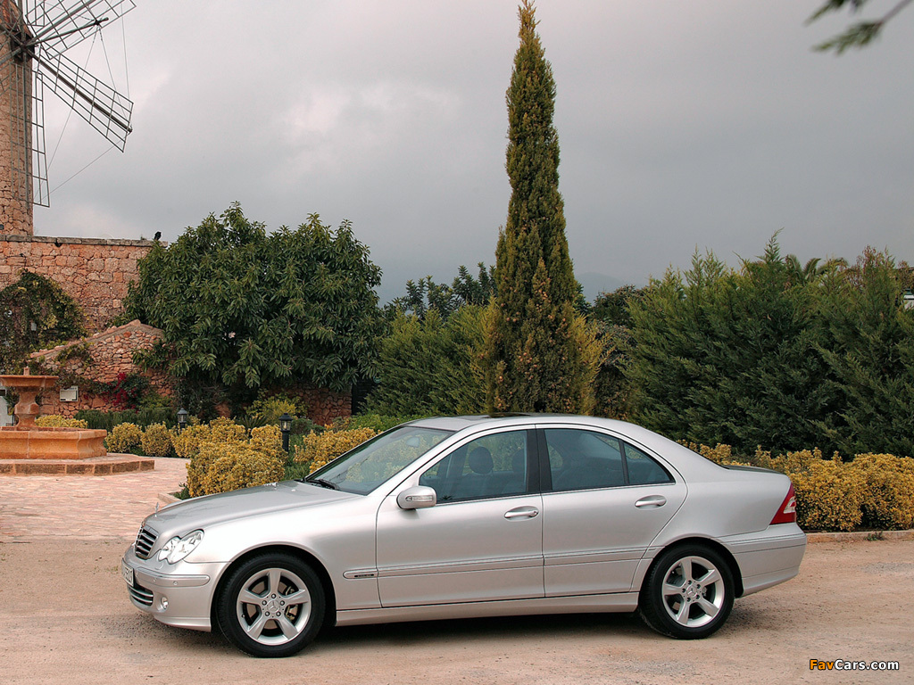 Mercedes-Benz C 350 (W203) 2005–07 images (1024 x 768)