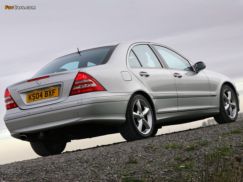 Mercedes-Benz C 320 UK-spec (W203) 2005–07 photos (800 x 600)