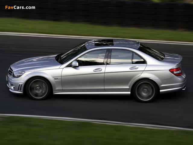 Mercedes-Benz C 63 AMG (W204) 2007–11 wallpapers (640 x 480)