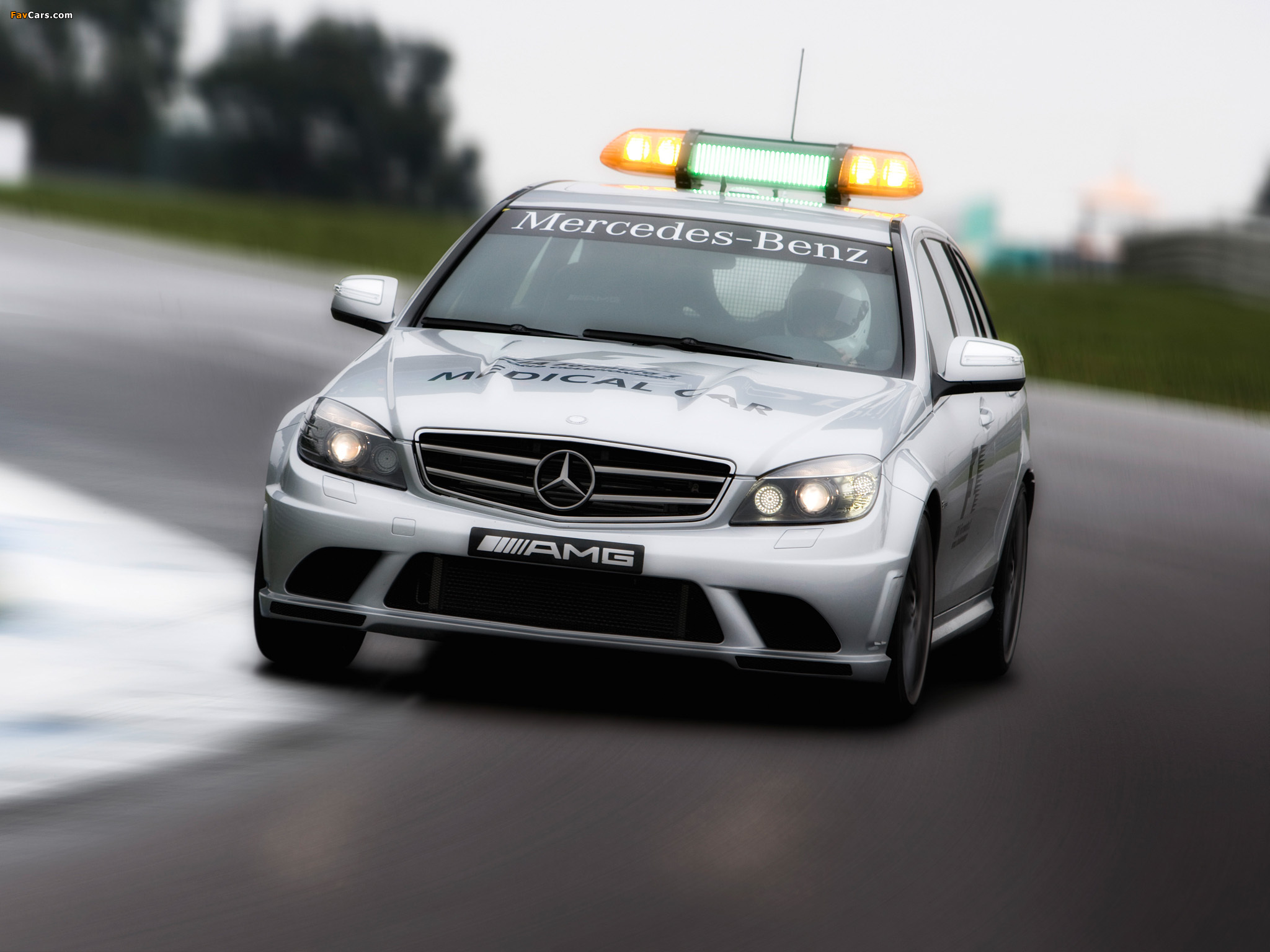 Mercedes-Benz C 63 AMG Estate F1 Medical Car (S204) 2008–10 images (2048 x 1536)