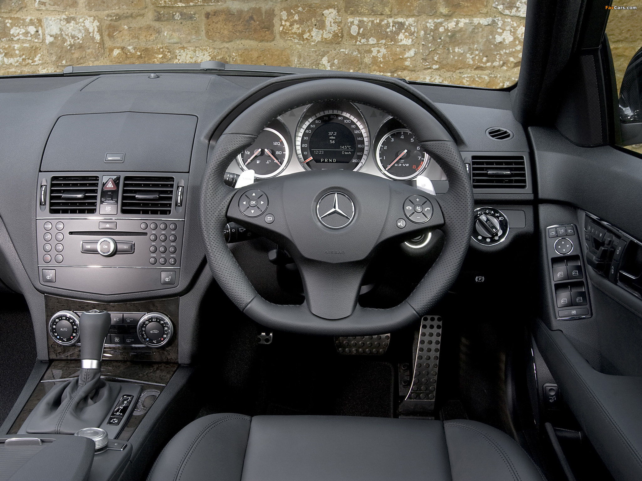 Mercedes-Benz C 63 AMG Estate UK-spec (S204) 2008–11 wallpapers (2048 x 1536)