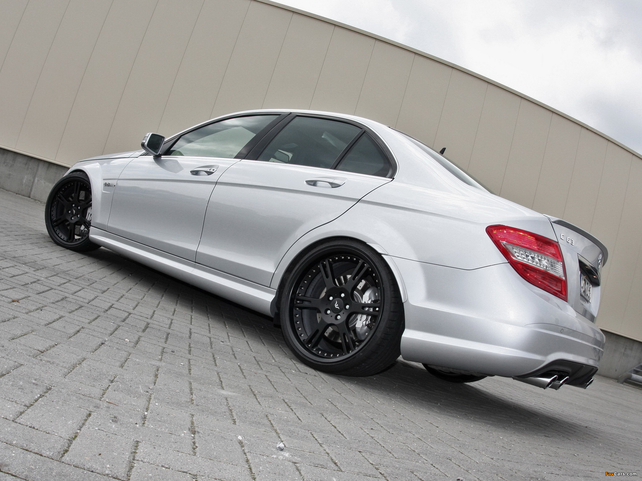 Wheelsandmore Mercedes-Benz C 63 AMG (W204) 2010–11 wallpapers (2048 x 1536)