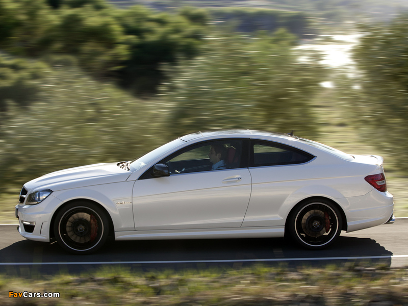 Mercedes-Benz C 63 AMG Coupe (C204) 2011 images (800 x 600)