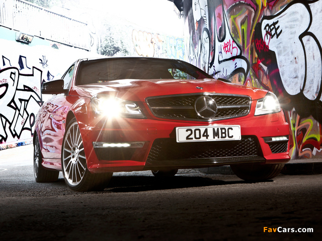 Mercedes-Benz C 63 AMG Coupe UK-spec (C204) 2011 images (640 x 480)