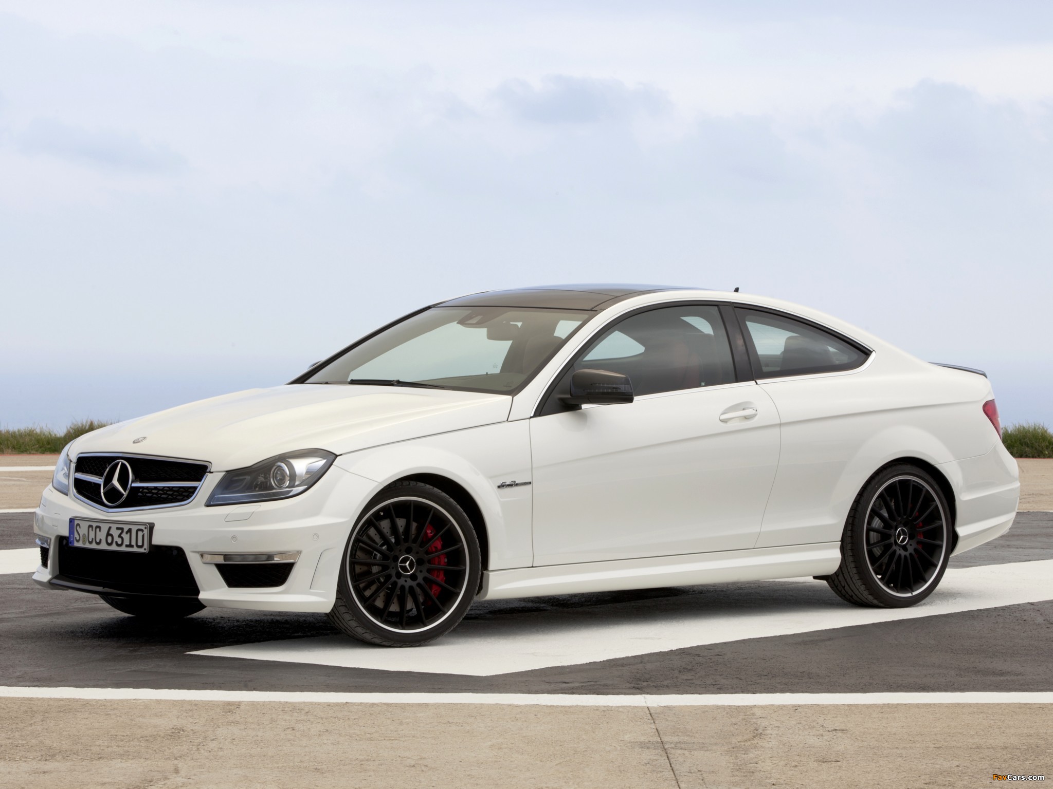 Mercedes-Benz C 63 AMG Coupe (C204) 2011 photos (2048 x 1536)