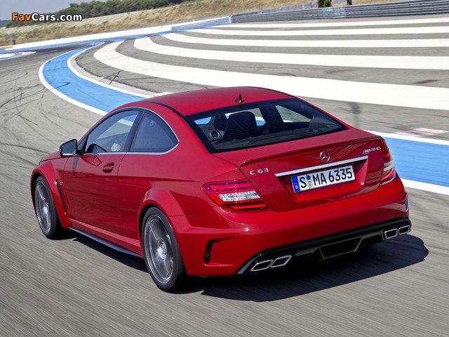 Mercedes-Benz C 63 AMG Black Series Coupe (C204) 2011 pictures (640 x 480)