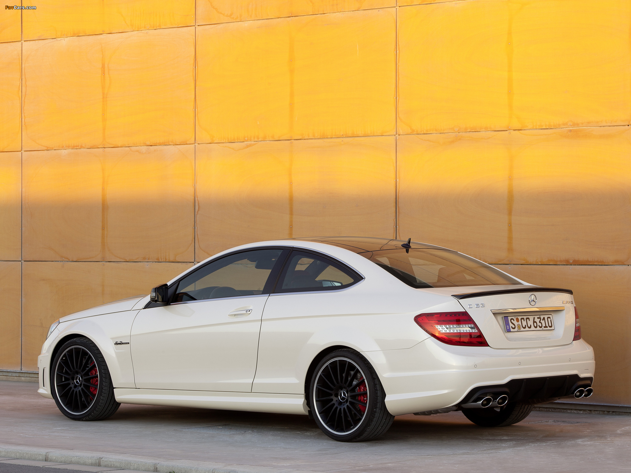 Mercedes-Benz C 63 AMG Coupe (C204) 2011 pictures (2048 x 1536)