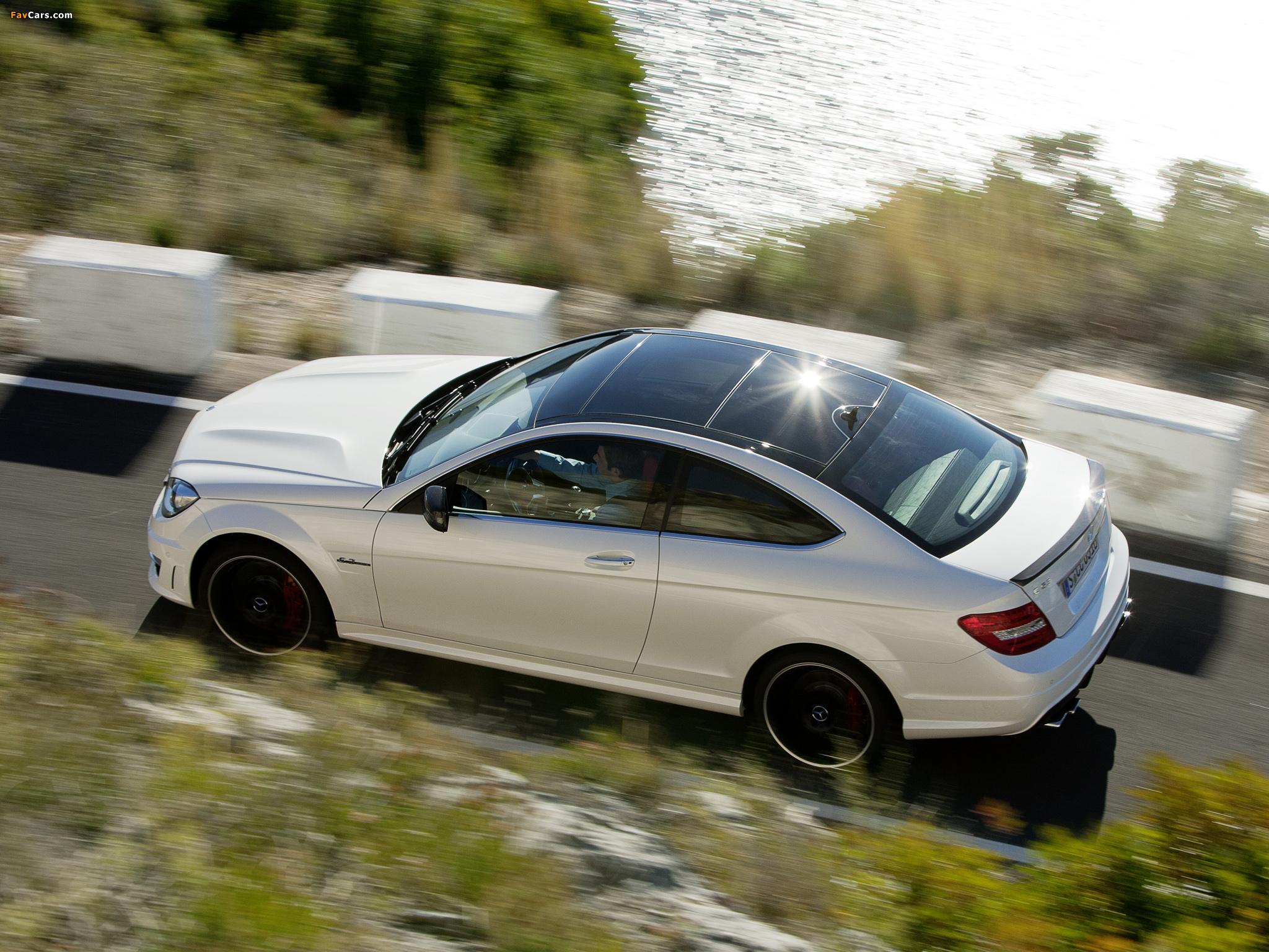 Mercedes-Benz C 63 AMG Coupe (C204) 2011 pictures (2048 x 1536)
