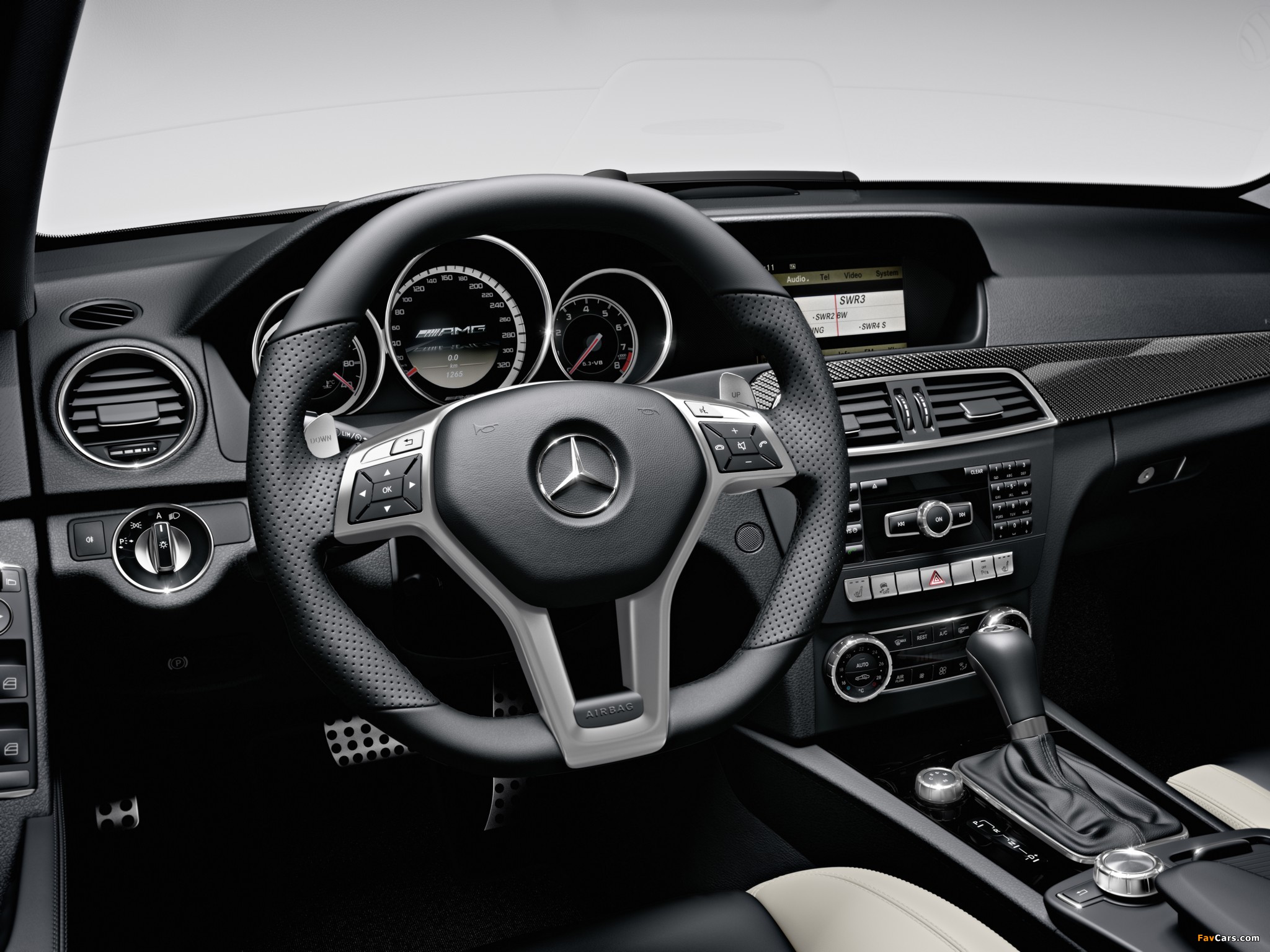 Mercedes-Benz C 63 AMG (W204) 2011 wallpapers (2048 x 1536)