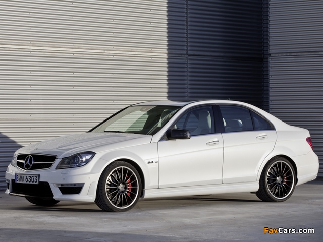 Mercedes-Benz C 63 AMG (W204) 2011 wallpapers (640 x 480)