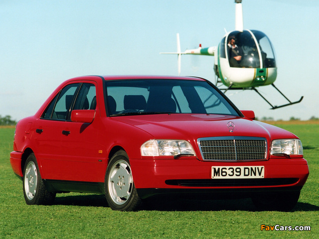 Photos of Mercedes-Benz C-Klasse UK-spec (W202) 1993–2000 (640 x 480)