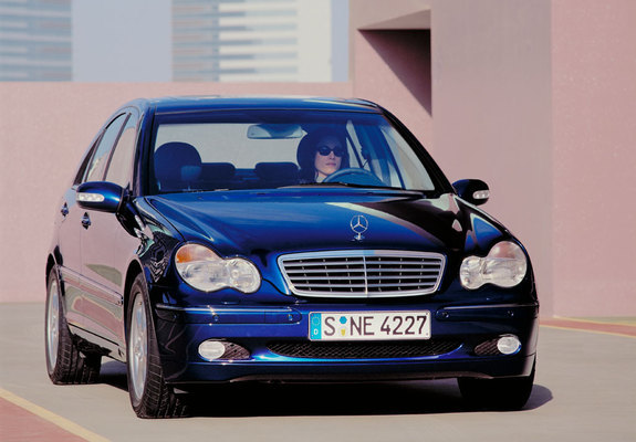 Photos of Mercedes-Benz C 270 CDI (W203) 2000–05