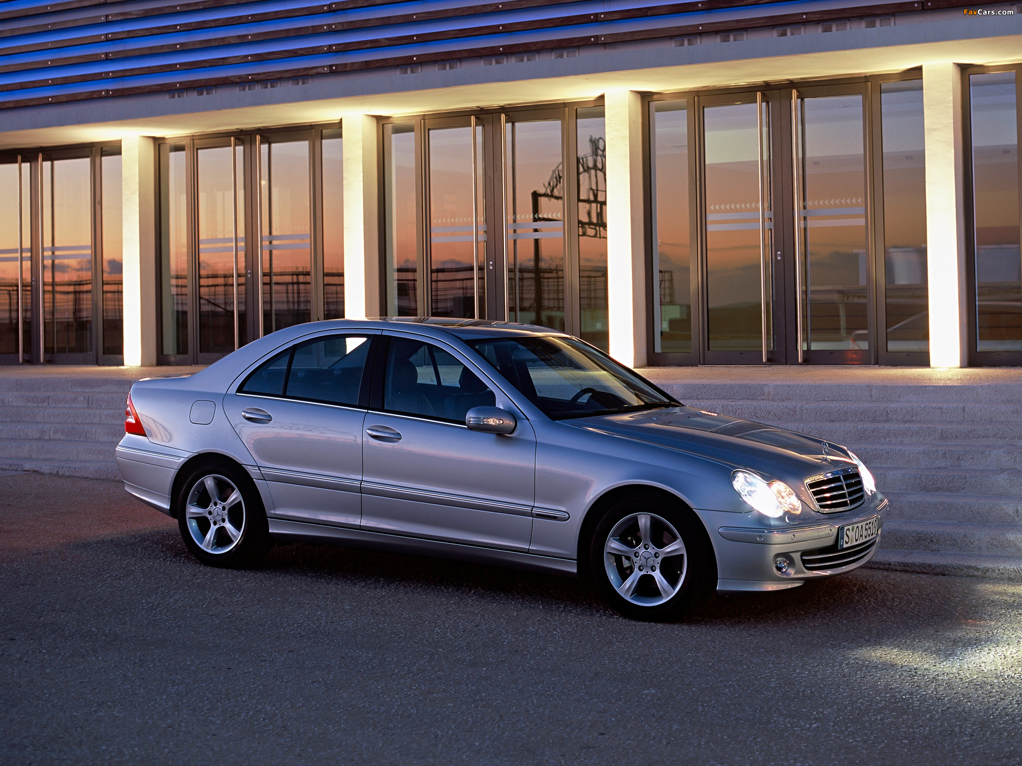 Photos of Mercedes-Benz C 220 CDI (W203) 2000–07 (2048 x 1536)