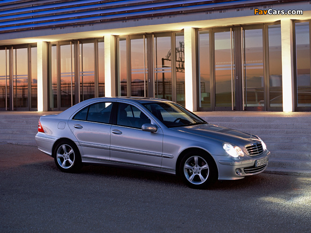 Photos of Mercedes-Benz C 220 CDI (W203) 2000–07 (640 x 480)