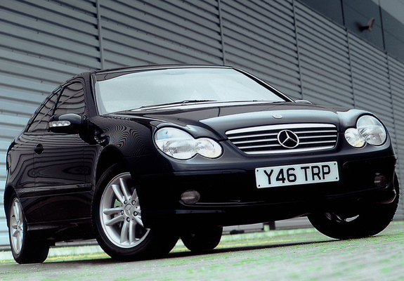 Photos of Mercedes-Benz C 200 Kompressor Sportcoupe UK-spec (C203) 2001–05