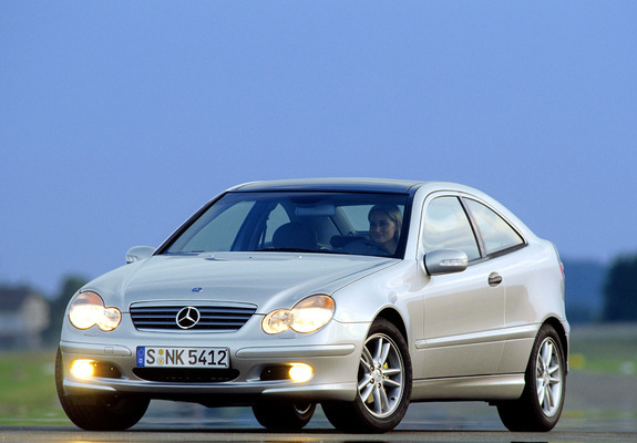 Photos of Mercedes-Benz C 200 Kompressor Sportcoupe (C203) 2001–05