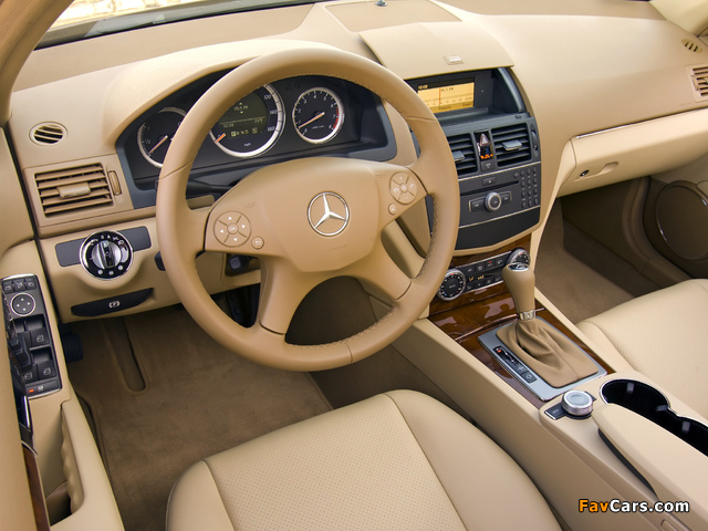 Photos of Mercedes-Benz C 300 US-spec (W204) 2007–11 (640 x 480)