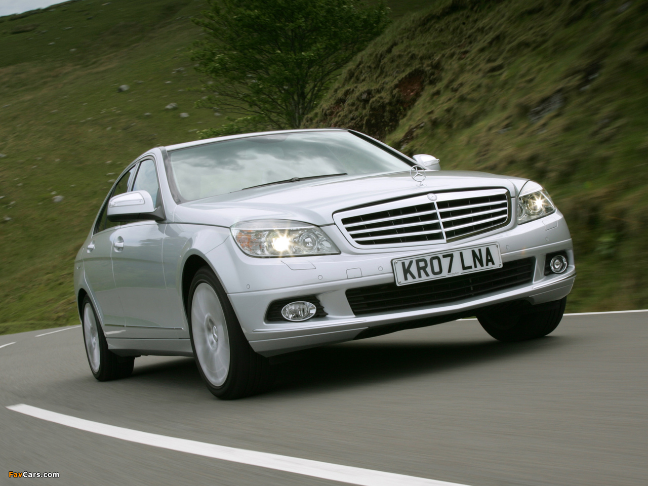 Photos of Mercedes-Benz C 350 UK-spec (W204) 2007–11 (1280 x 960)