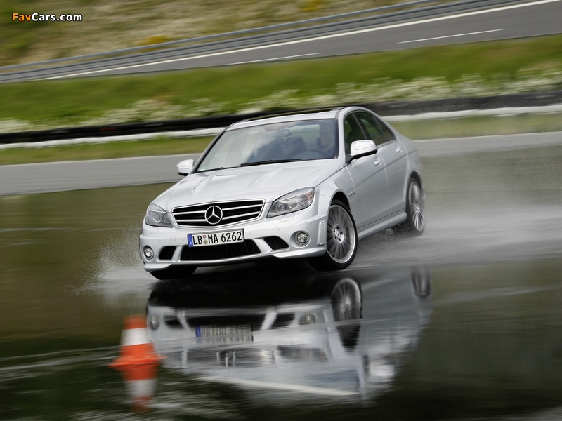 Photos of Mercedes-Benz C 63 AMG (W204) 2007–11 (800 x 600)