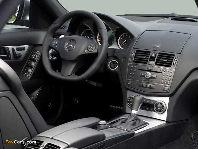 Photos of Mercedes-Benz C 63 AMG Estate (S204) 2008–11 (640 x 480)