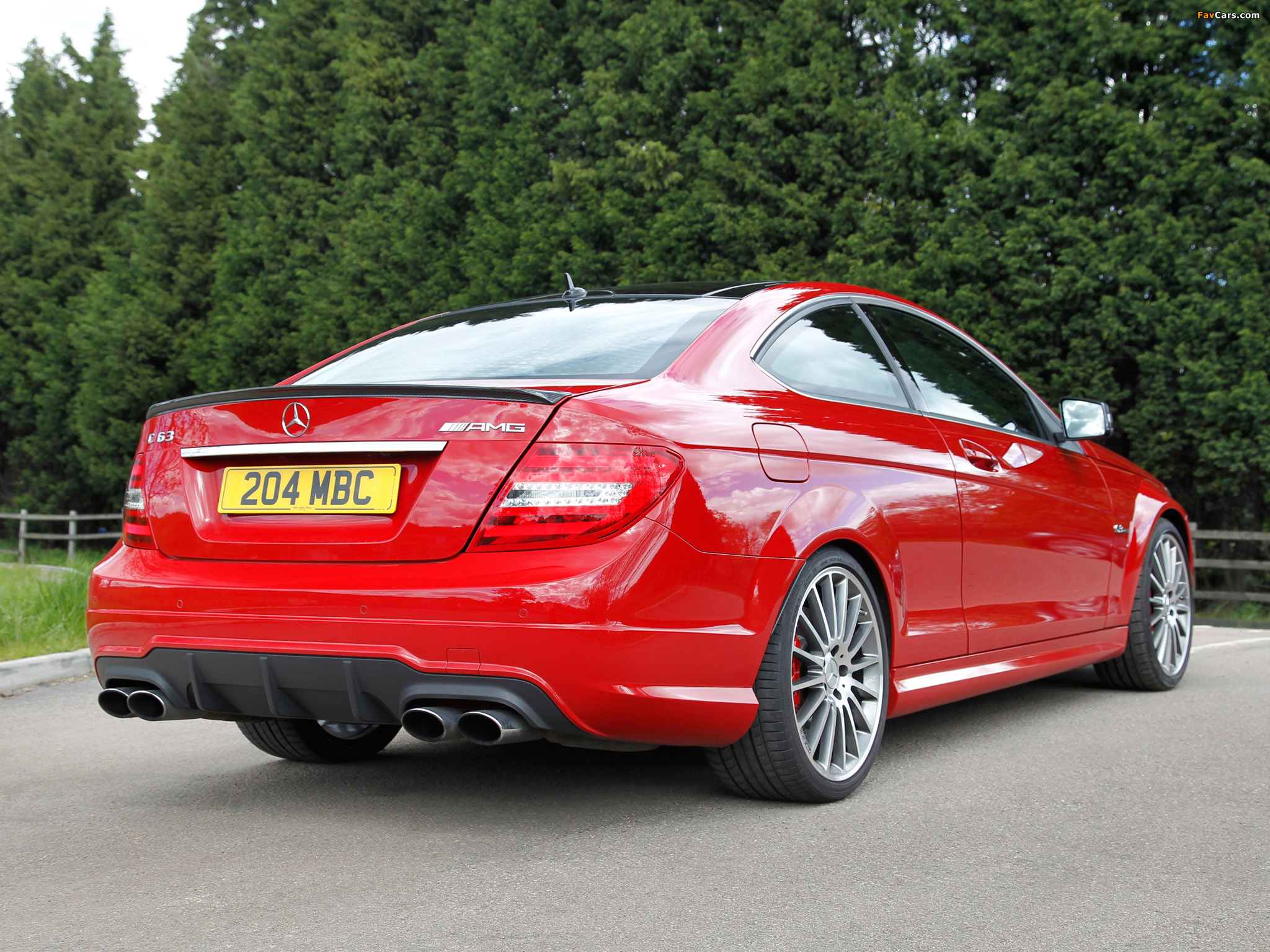 Photos of Mercedes-Benz C 63 AMG Coupe UK-spec (C204) 2011 (2048 x 1536)