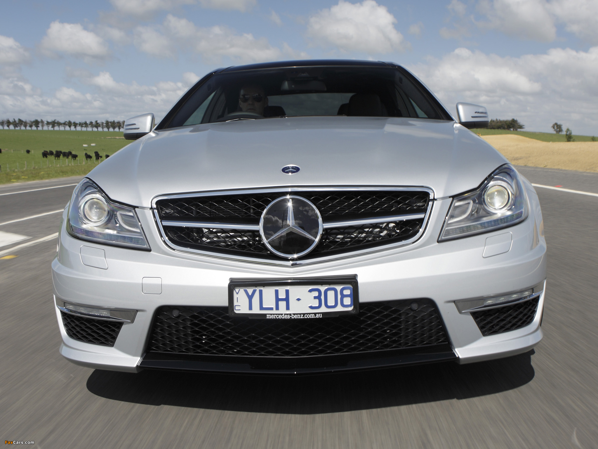 Photos of Mercedes-Benz C 63 AMG Coupe AU-spec (C204) 2011 (2048 x 1536)