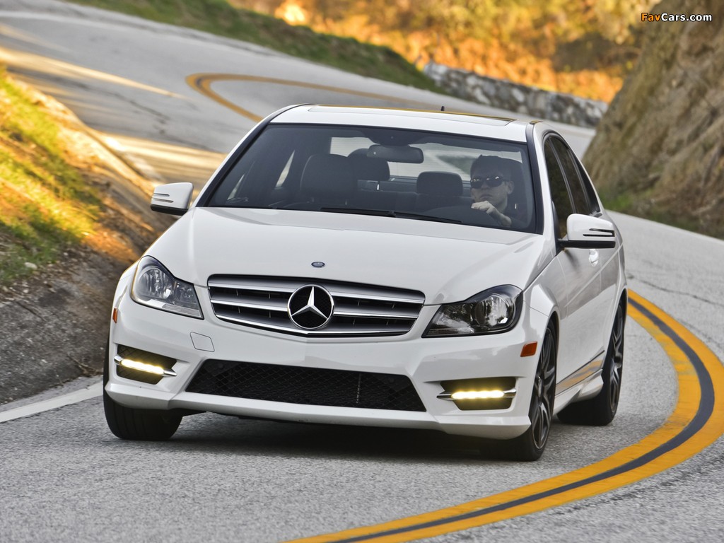 Photos of Mercedes-Benz C 300 4MATIC AMG Sports Package US-spec (W204) 2011 (1024 x 768)