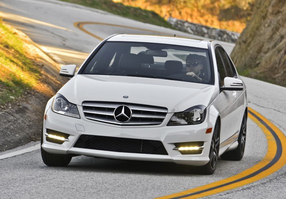 Photos of Mercedes-Benz C 300 4MATIC AMG Sports Package US-spec (W204) 2011