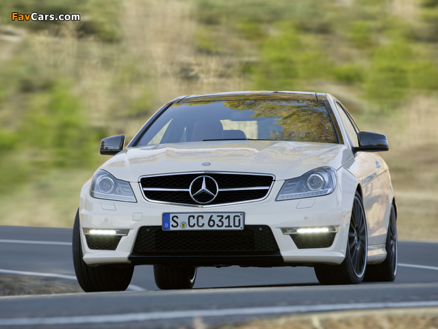 Photos of Mercedes-Benz C 63 AMG Coupe (C204) 2011 (640 x 480)