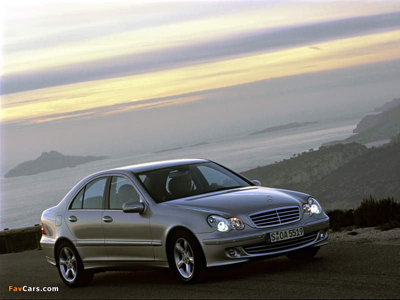 Pictures of Mercedes-Benz C 220 CDI (W203) 2000–07 (800 x 600)