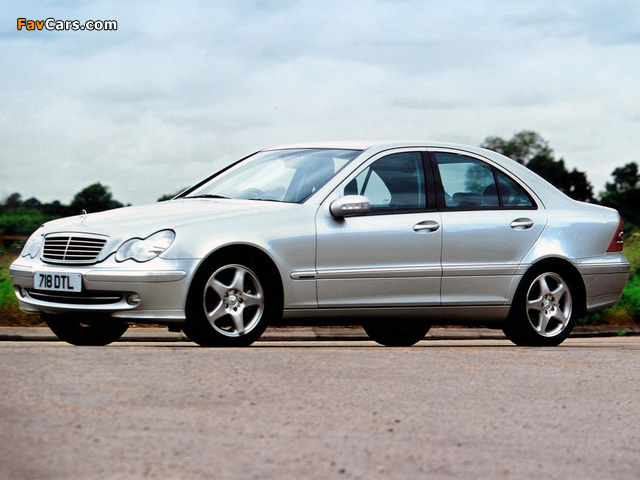 Pictures of Mercedes-Benz C 320 UK-spec (W203) 2000–05 (640 x 480)