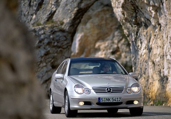 Pictures of Mercedes-Benz C 220 CDI Sportcoupe (C203) 2001–05