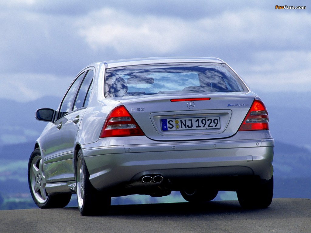 Pictures of Mercedes-Benz C 32 AMG (W203) 2001–04 (1024 x 768)