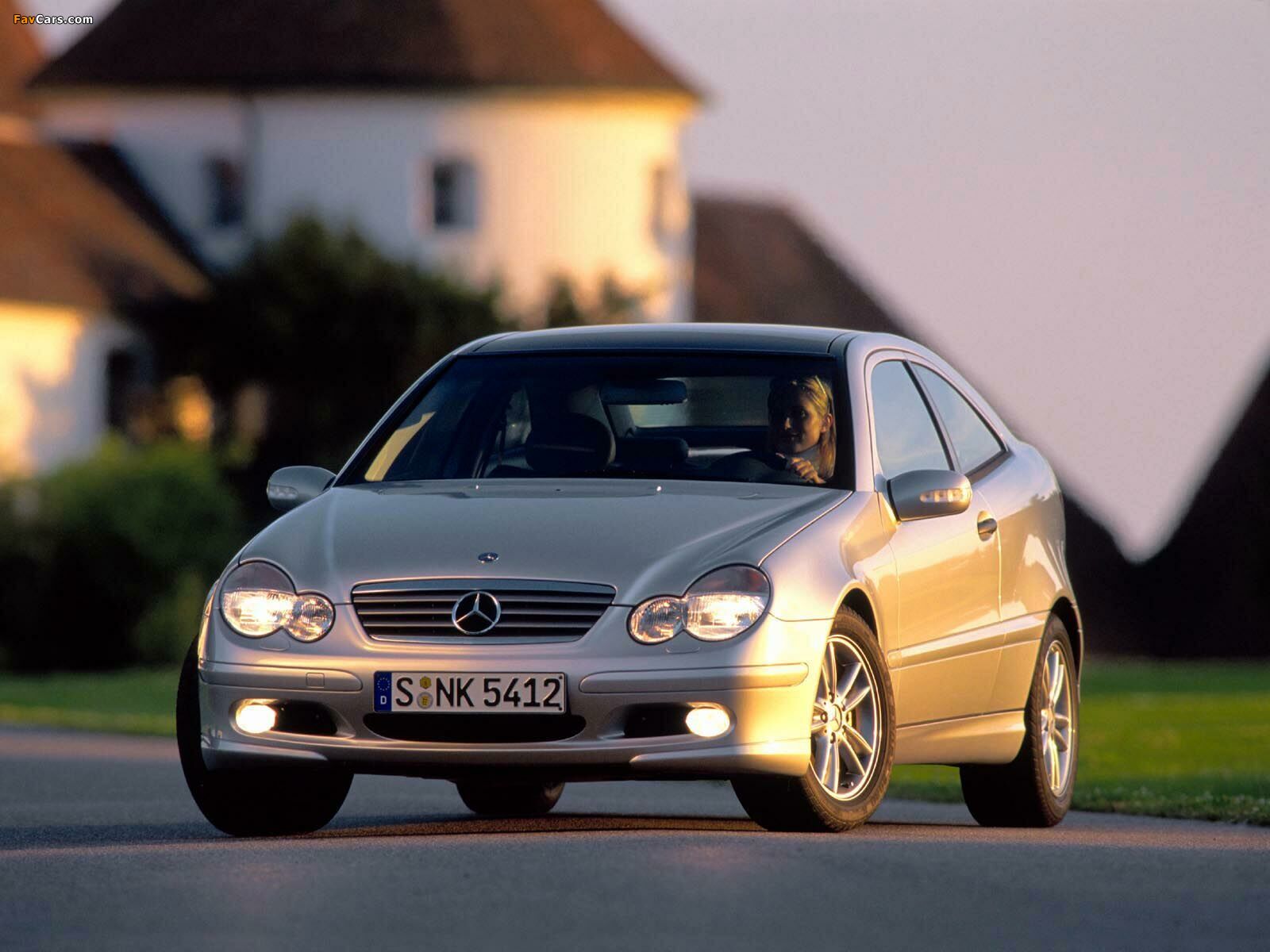 Pictures of Mercedes-Benz C 220 CDI Sportcoupe (C203) 2001–05 (1600 x 1200)