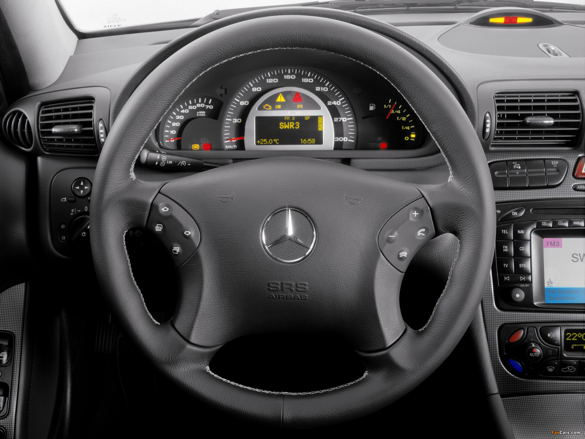 Pictures of Mercedes-Benz C 32 AMG (W203) 2001–04 (2048 x 1536)