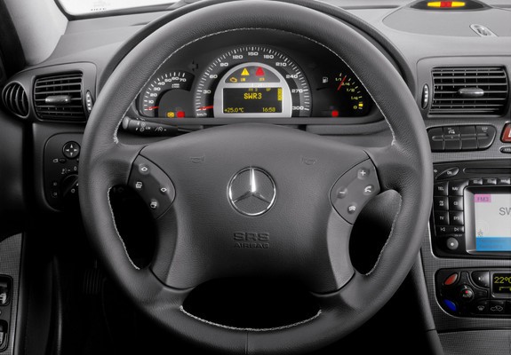 Pictures of Mercedes-Benz C 32 AMG (W203) 2001–04