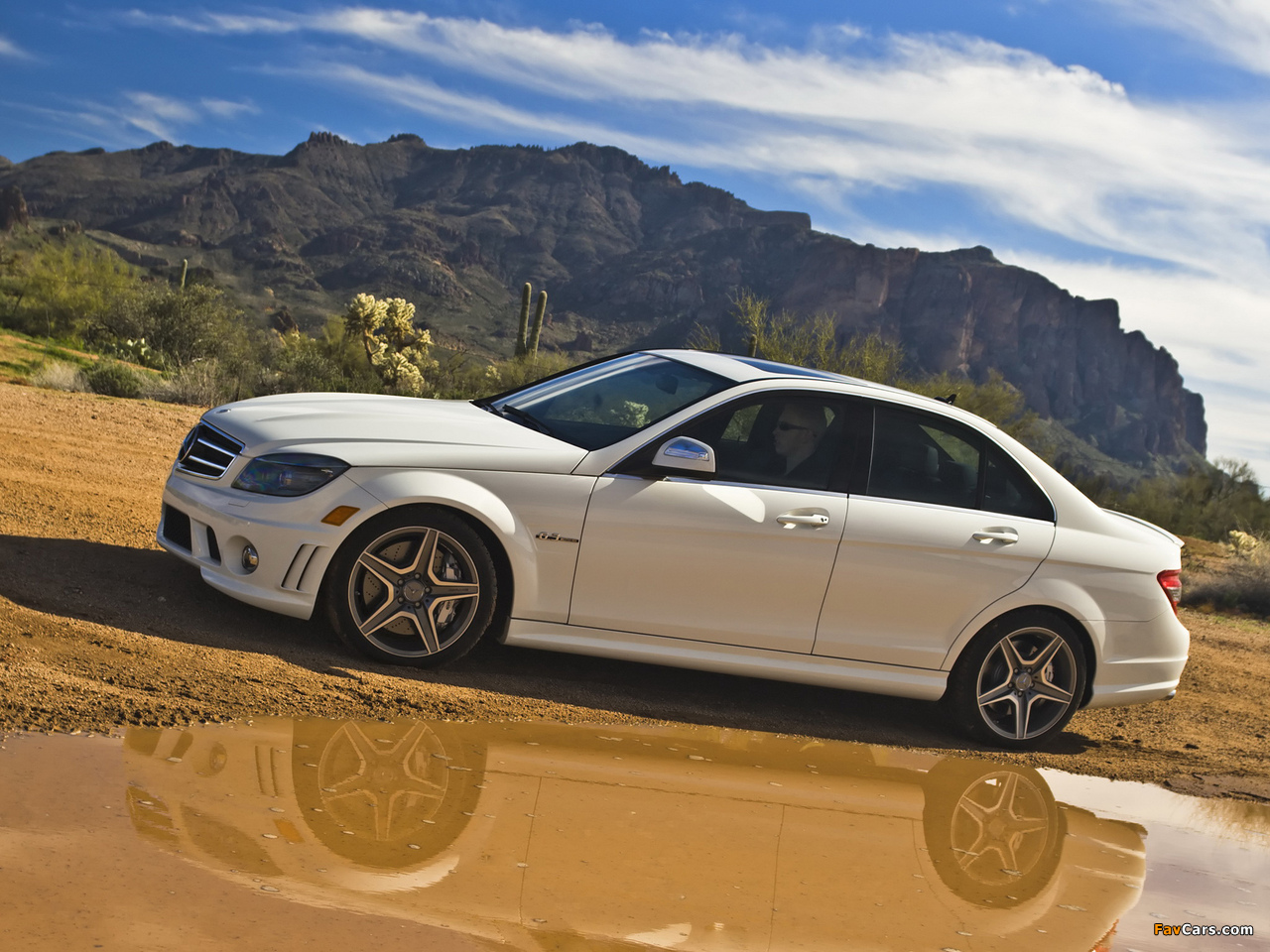 Pictures of Mercedes-Benz C 63 AMG US-spec (W204) 2007–11 (1280 x 960)