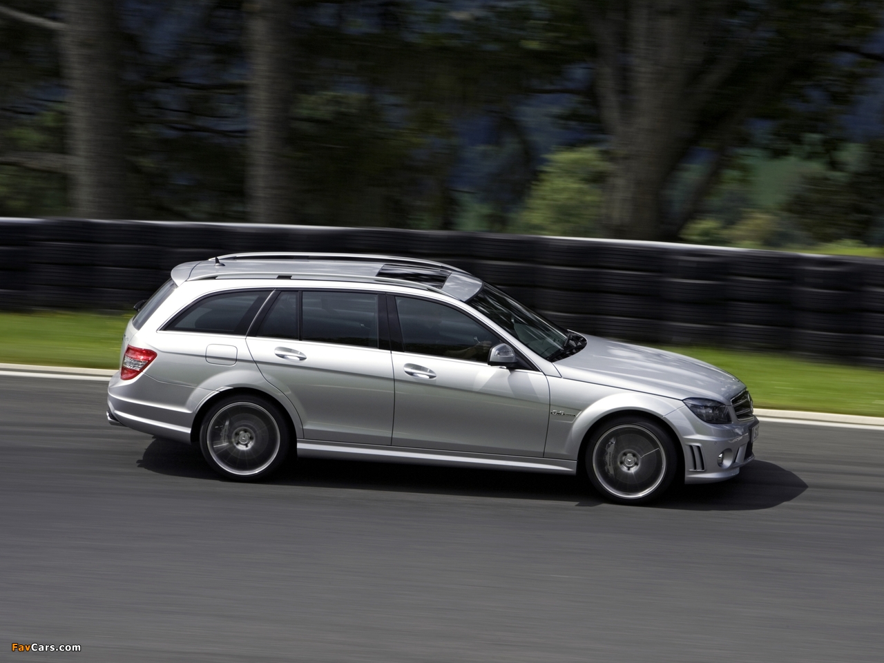 Pictures of Mercedes-Benz C 63 AMG Estate (S204) 2008–11 (1280 x 960)