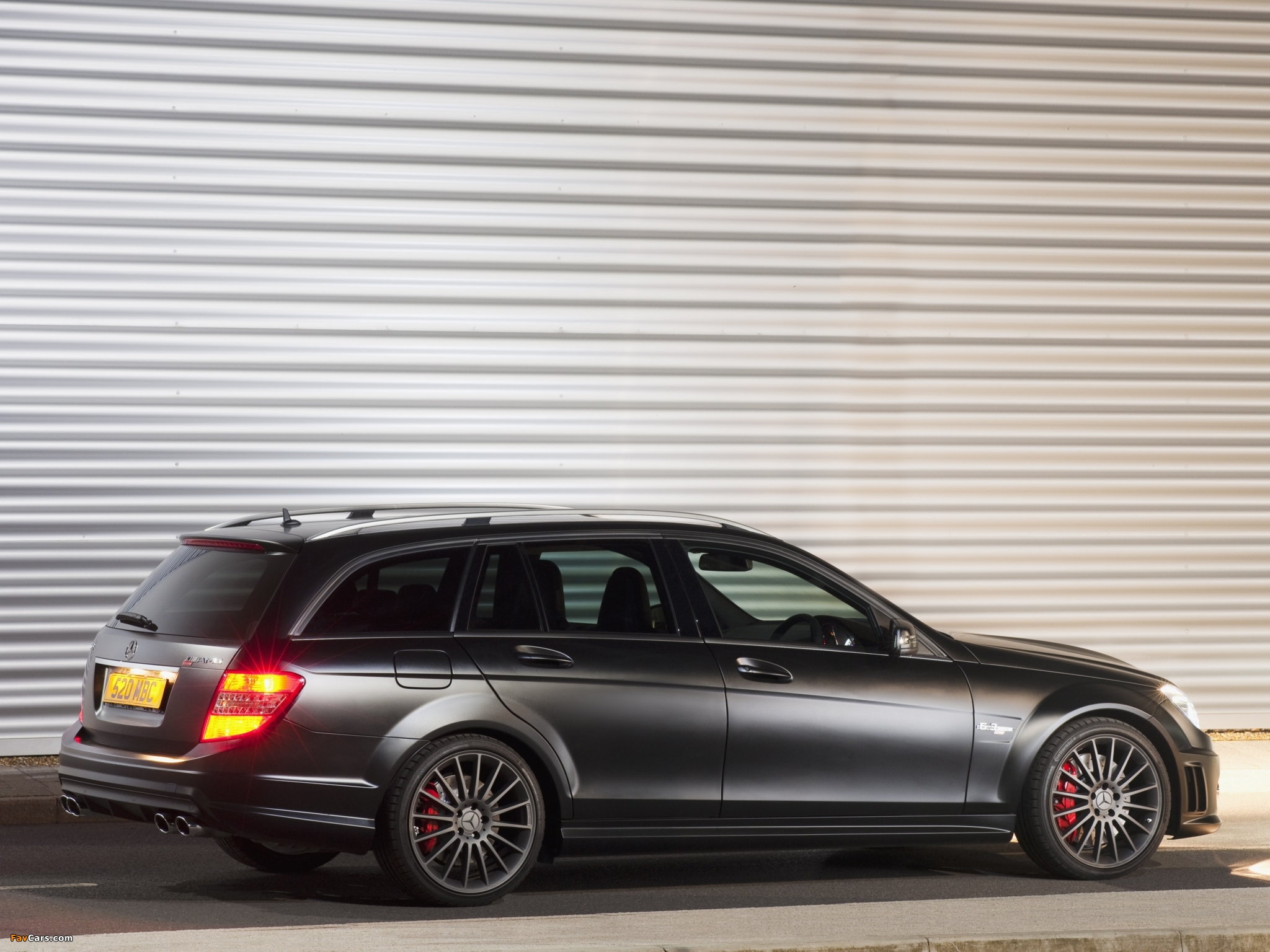 Pictures of Mercedes-Benz C 63 AMG DR520 Estate (S204) 2010 (2048 x 1536)