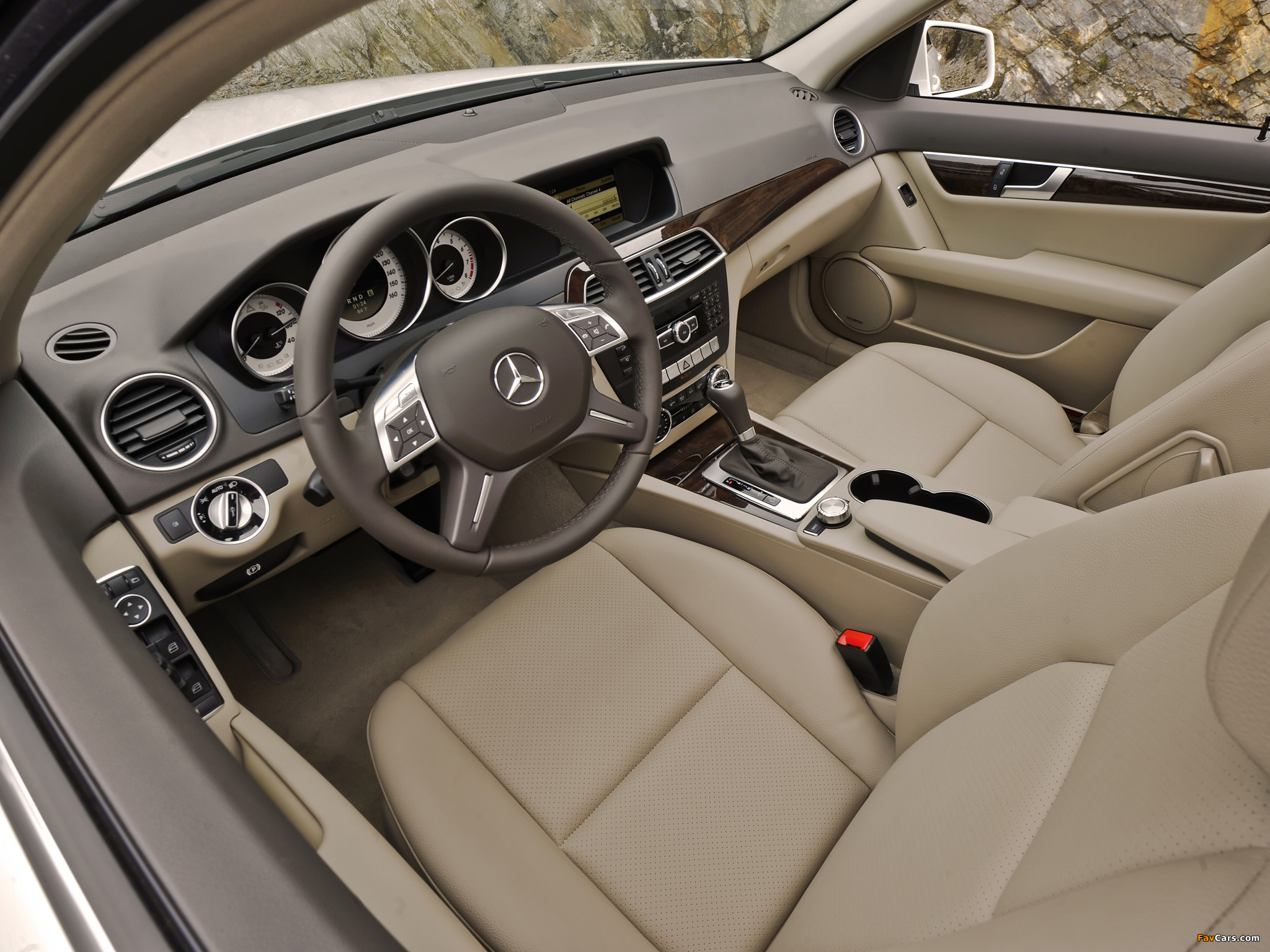 Pictures of Mercedes-Benz C 300 4MATIC US-spec (W204) 2011 (2048 x 1536)