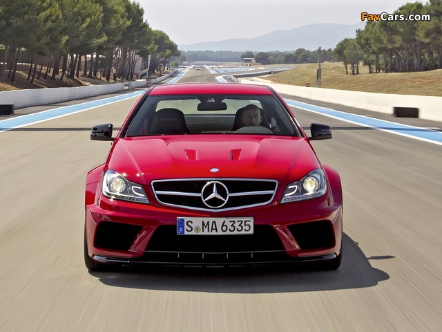 Pictures of Mercedes-Benz C 63 AMG Black Series Coupe (C204) 2011 (640 x 480)