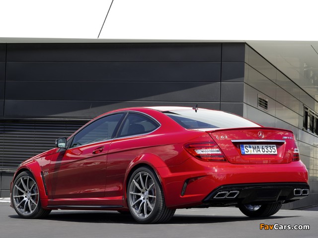 Pictures of Mercedes-Benz C 63 AMG Black Series Coupe (C204) 2011 (640 x 480)