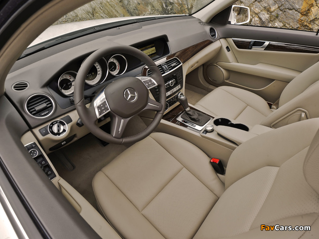 Pictures of Mercedes-Benz C 300 4MATIC US-spec (W204) 2011 (640 x 480)
