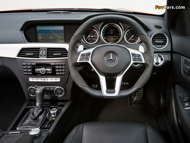 Pictures of Mercedes-Benz C 63 AMG Coupe UK-spec (C204) 2011 (640 x 480)
