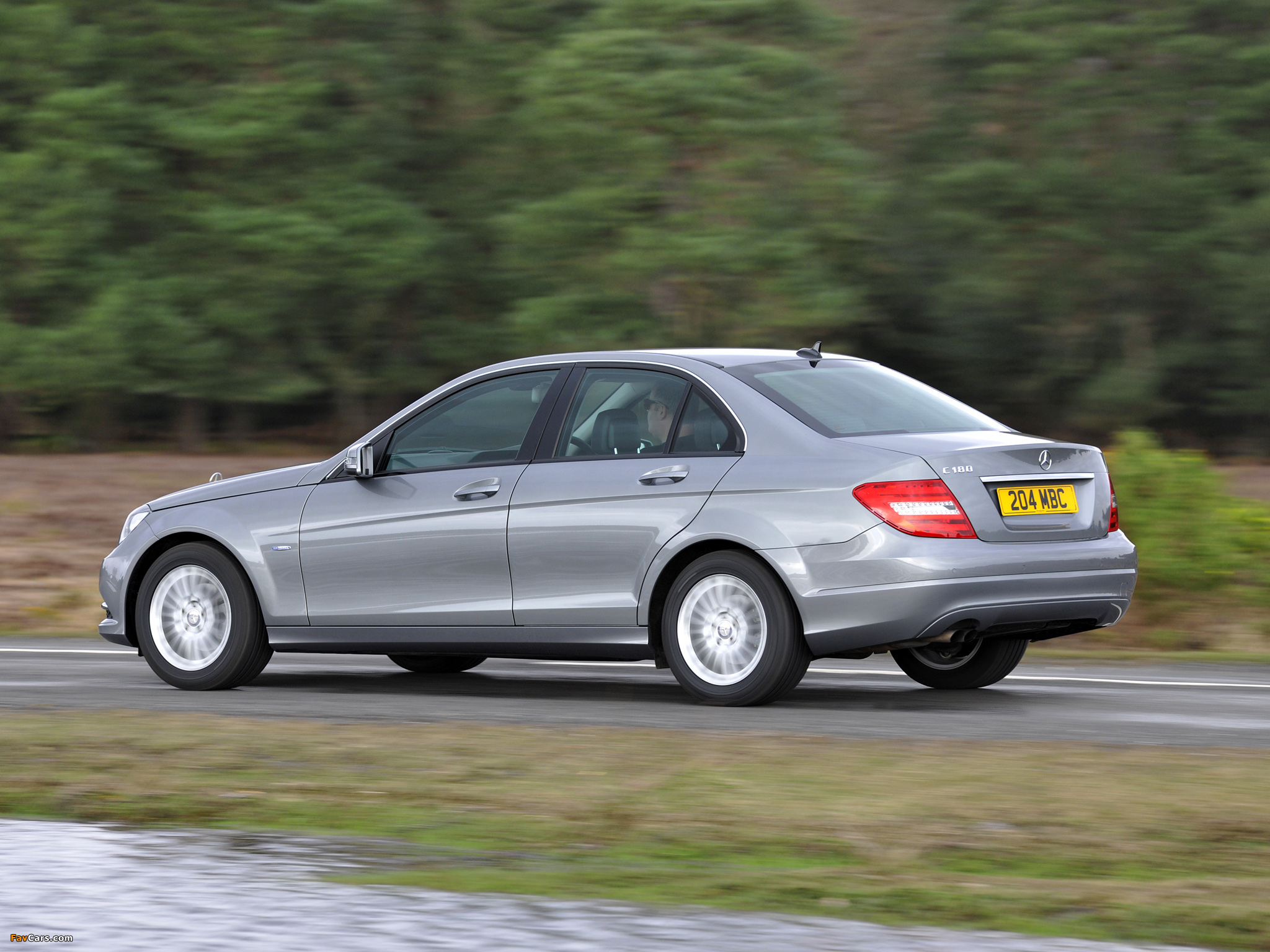 Pictures of Mercedes-Benz C 180 UK-spec (W204) 2011 (2048 x 1536)